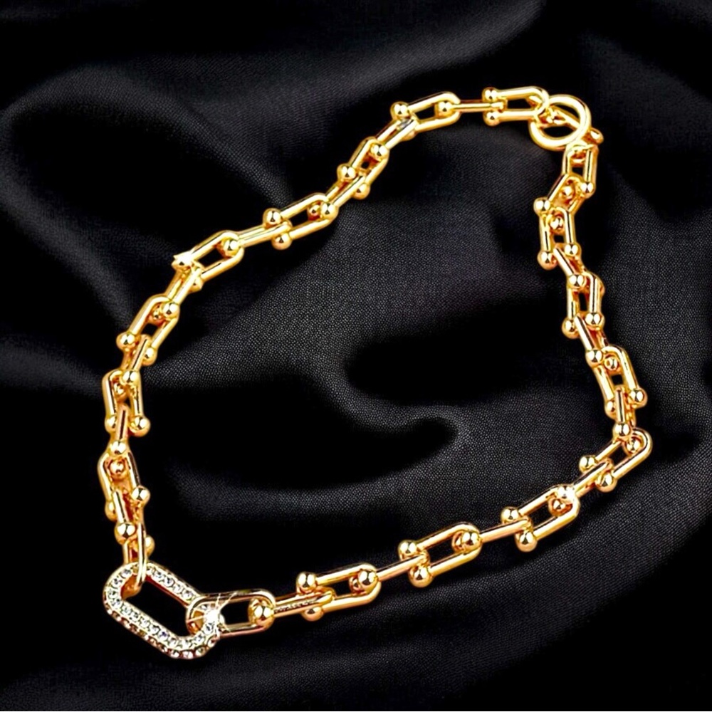 18K Gold Plated Stainless Steel Crystal Pave Carabiner Horseshoe U-Link Necklace